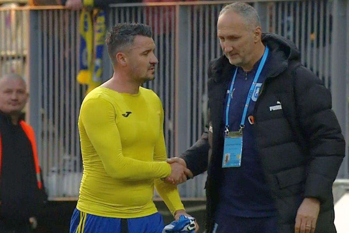 Budescu i-a scris lui Ilie Dumitrescu, după ce a apărut cu kilograme în plus la TV: „Din cauza lui arăt așa, Mister!”