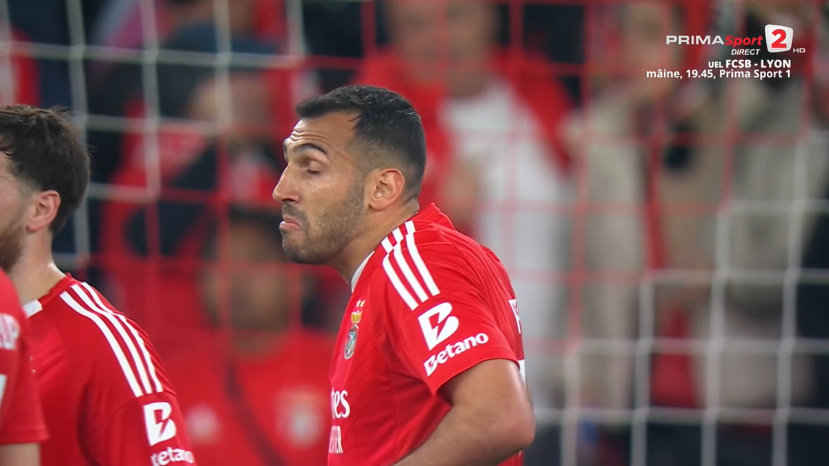 Cartonașul roșu obținut de Cubarsi, în meciul Benfica - Barcelona