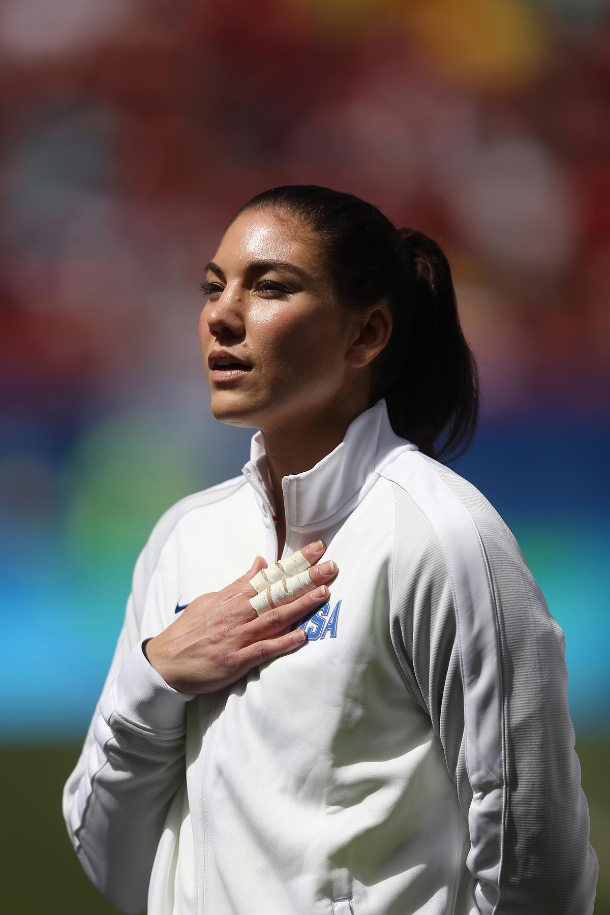 Viața de film a campioanei mondiale Hope Solo » Cum a depășit momentele de cumpănă: „Doctorul a spus că am fost la ore distanță de moarte”