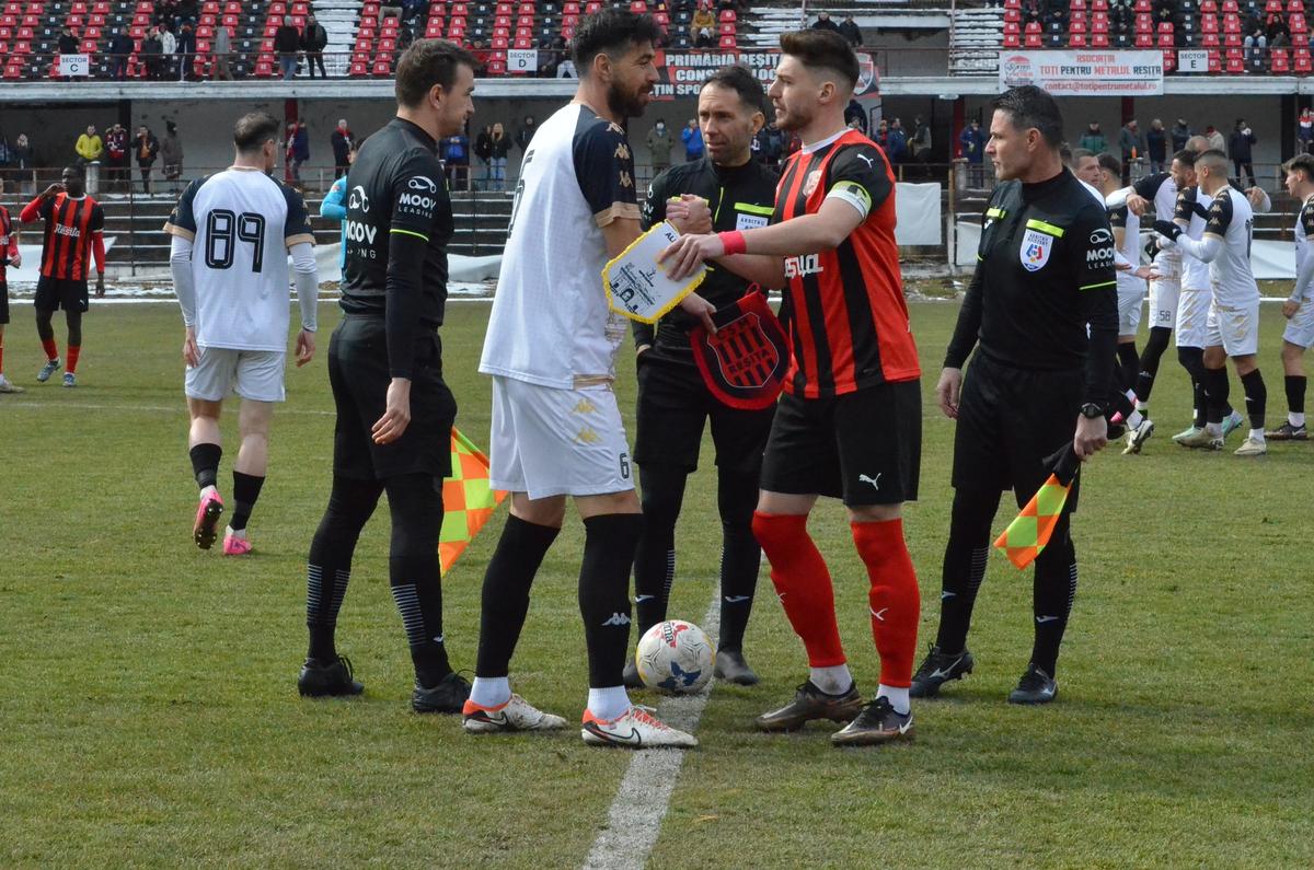 CSM Reșița, pregătită pentru primul meci în nocturnă! Cum arată „pitoresc” stadion din Valea Domanului