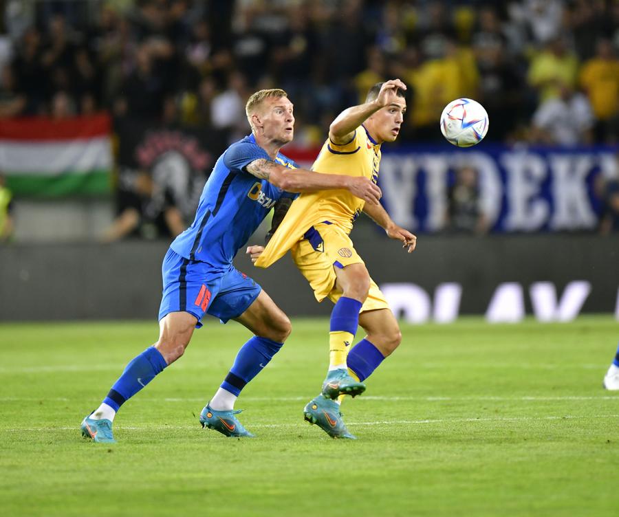 Nikola Krstovic, în FCSB - Dunajska Streda. Foto: Cristi Preda (GSP) Mai dă și „Ferguson” greș! Anonimul care a chinuit apărarea celor de la FCSB a ajuns să valoreze 30 de milioane € » Fanii îi ceruseră insistent lui Becali să-l transfere