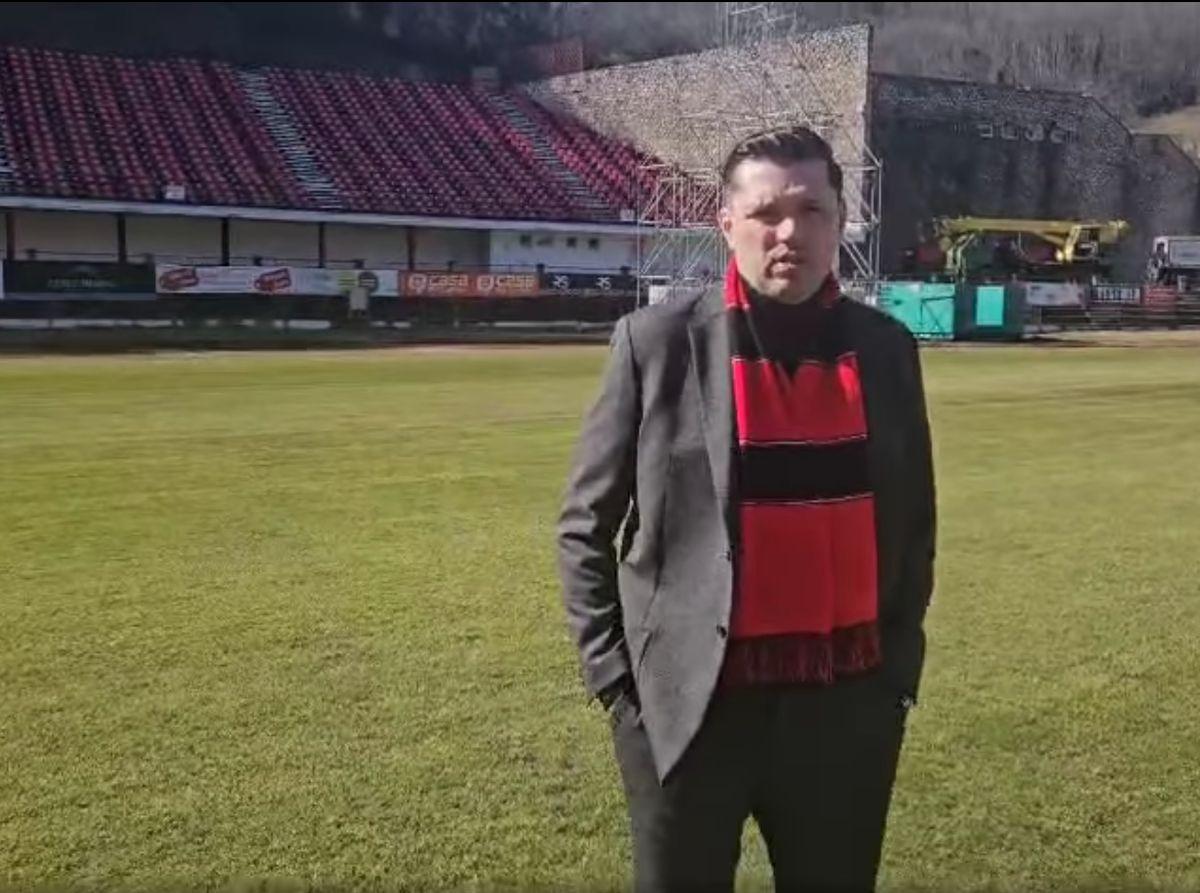 CSM Reșița, pregătită pentru primul meci în nocturnă! Cum arată „pitoresc” stadion din Valea Domanului