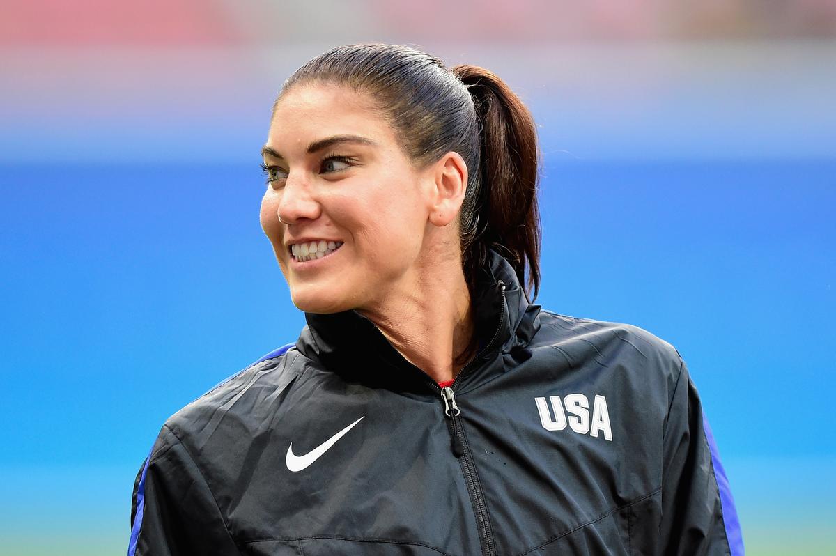 Viața de film a campioanei mondiale Hope Solo » Cum a depășit momentele de cumpănă: „Doctorul a spus că am fost la ore distanță de moarte”