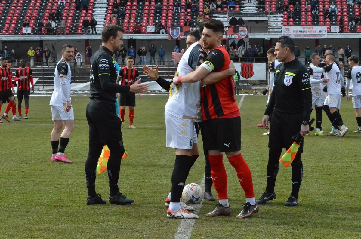 CSM Reșița, pregătită pentru primul meci în nocturnă! Cum arată „pitoresc” stadion din Valea Domanului