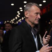 Gică Craioveanu, alături de noua iubită în sala de cinema pentru lansarea filmului în care joacă