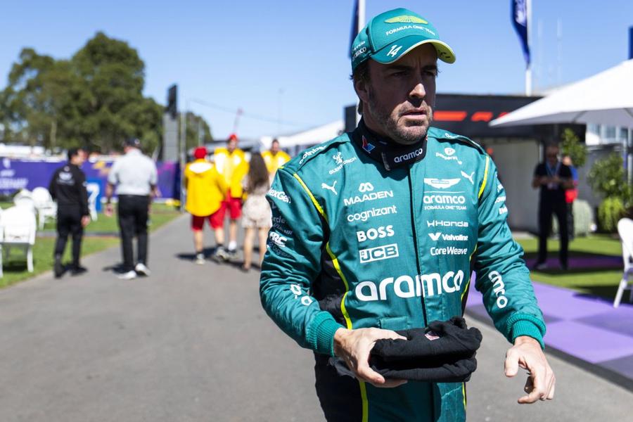 „Alonso își rupea mâinile în mașină!” » Dezvăluiri șocante de la Aston Martin, cu 3 zile înainte de startul Formulei 1