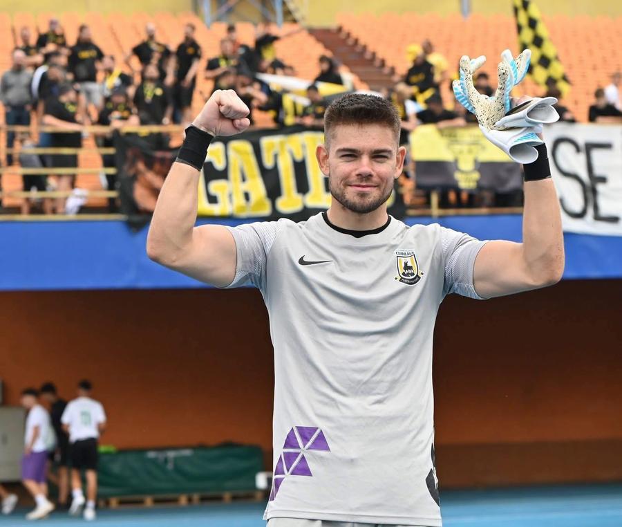 Ionuț Ailenei în tricoul lui Ceahlăul Piatra Neamț Cel mai ghinionist portar român » A trecut prin două insolvențe anul trecut, în iarnă s-a transferat la un club care nu are dreptul să-l legitimeze
