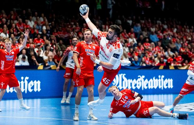 Dinamo - Kolstad: „dulăii” au făcut spectacol după un festival de ratări în prima repriză