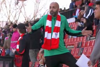 Suporterul celebru a slăbit aproape 40 de kilograme pentru a purta tricoul primit de la un fotbalist