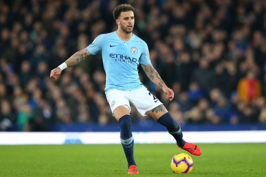 Kyle Walker este fundașul dreapta titular de la Manchester City Kyle Walker a comis-o! Petrecere alături de două escorte. Acestea s-au plâns a doua zi în tabloide: „Un ipocrit”