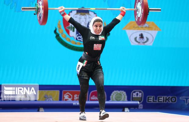 CORONAVIRUS. O sportivă din Iran își ajută țara luptând cu pandemia din prima linie