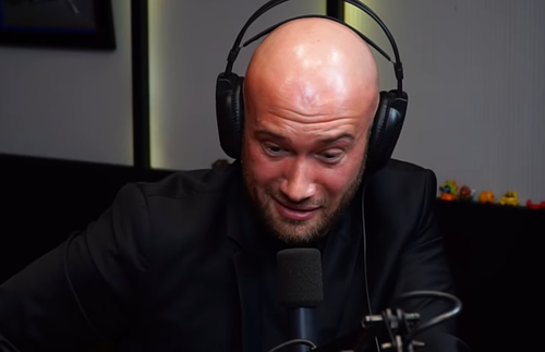 Mihai Bendeac l-a imitat pe Becali chiar și în timpul interviului alături de comediantul „Micutzu” // Sursă foto: Captură YouTube @M.C.N. Podcast