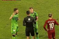 Momente incredibile la Cluj » Două ROȘII pentru Dinamo + două penalty-uri neacordate pentru CFR! Verdictul lui Crăciunescu: „Nu e posibil așa ceva!”
