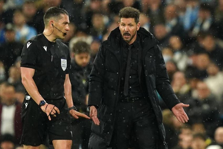 Jocul prestat de Atletico Madrid pe terenul lui Manchester City i-a enervat pe fanii neutri. Meciul din sferturile Ligii Campionilor (manșa tur) e arbitrat de Istvan Kovacs.