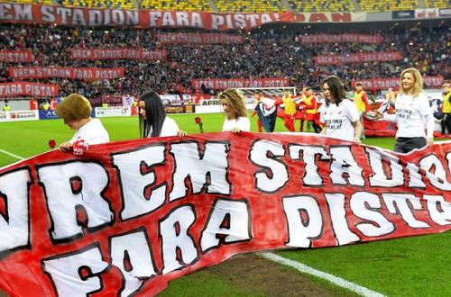 Dinamoviștii așteaptă de ani buni construirea unui nou stadion / Sursă foto: Arhivă GSP