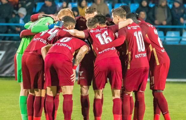 Două nume cu greutate din fotbalul românesc n-au milă de CFR Cluj și Petrescu: „Mai degrabă te ia somnul, lasă total de dorit”