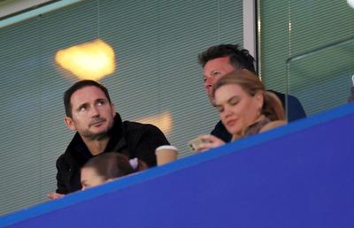 Antrenorul a aterizat în Londra și negociază cu Chelsea: „Ar putea fi pe bancă la turul cu Real Madrid”