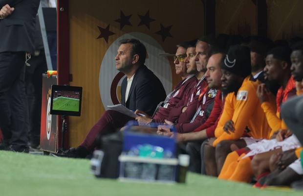 Un fost elev i-a bătut recordul lui Mircea Lucescu! Ce performanțe nemaipomenite are antrenorul liderului