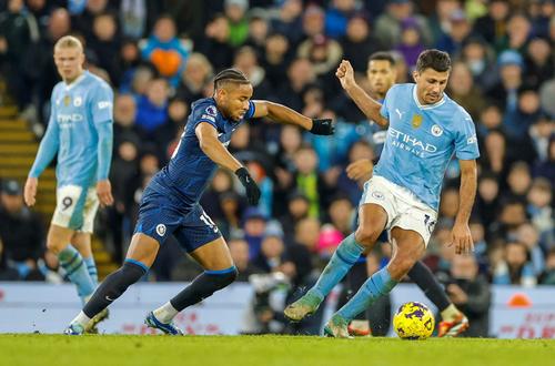 Duel între Rodri și Sterling în meciul dintre bogații din Premier League, Manchester City și Chelsea / Foto: Imago