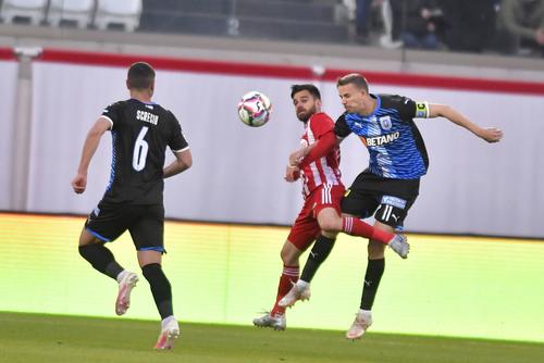 Extrema dreaptă Cristian Bărbuț (28 de ani) a semnat cu Poli Timișoara, echipă aflată pe locul doi în play-off-ul Ligii.