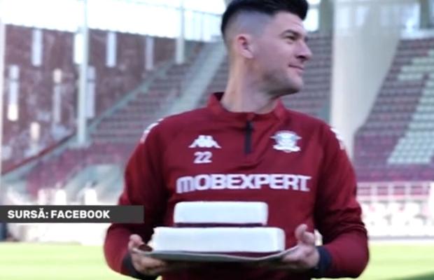 Cu tortul pe stadionul din Giulești » Cum l-au sărbătorit fotbaliștii Rapidului pe Cristi Săpunaru