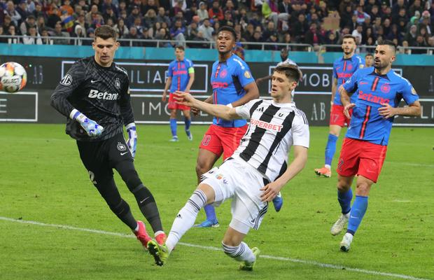 Răspuns agresiv pentru Mititelu, după FCSB - U Cluj: „O aberație! Nu e normal să facă asta”