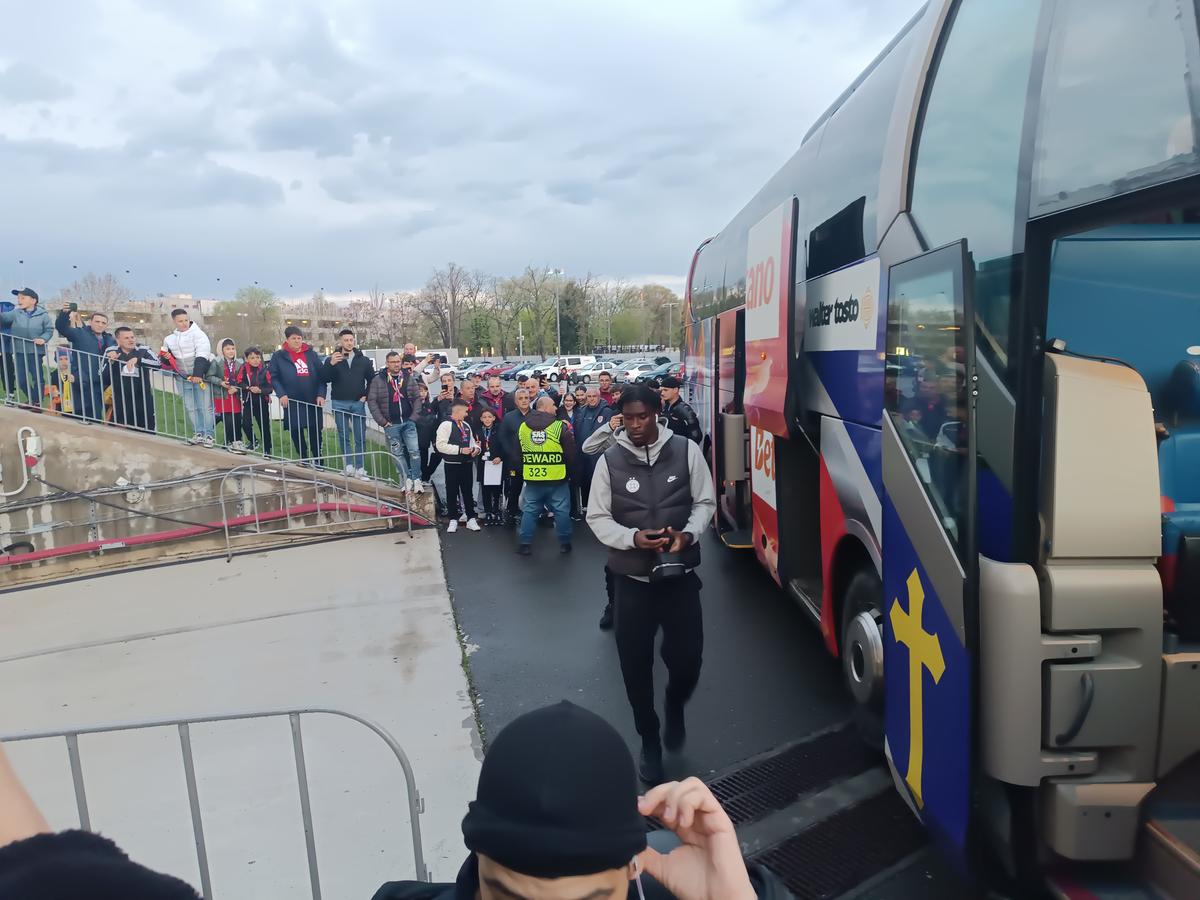 Ce urmărea MM Stoica pe tabletă, înainte de FCSB - U Cluj » Imaginile surprinse de reporterii GSP