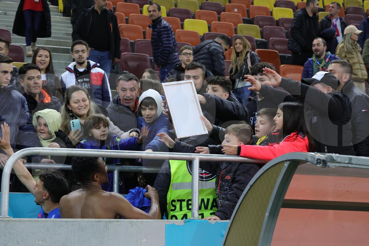Siyabonga Ngezana, surprins de un copil după FCSB - U Cluj! Cadoul a ajuns în brațele partenerei
