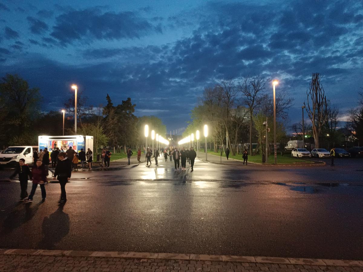 Ce urmărea MM Stoica pe tabletă, înainte de FCSB - U Cluj » Imaginile surprinse de reporterii GSP