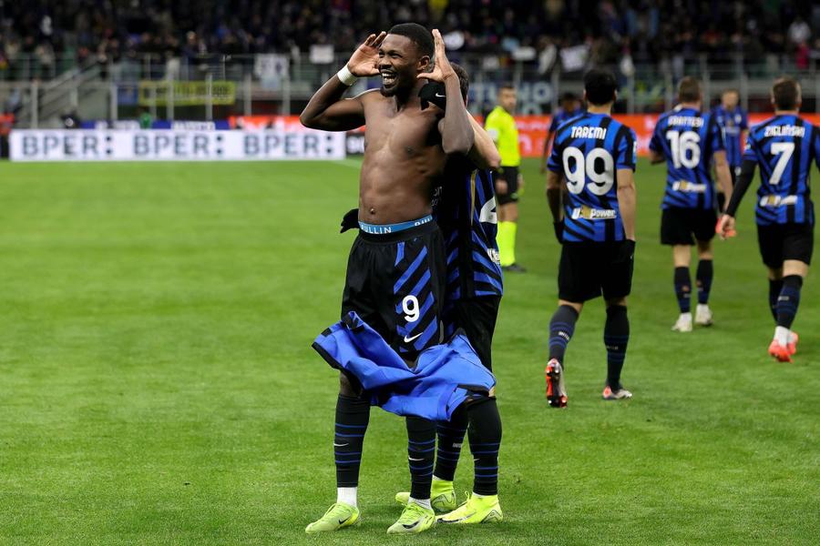 Povestea unei poze de familie care trezește frumoase amintiri la Parma » Ce i-a promis tatălui dacă va da gol!