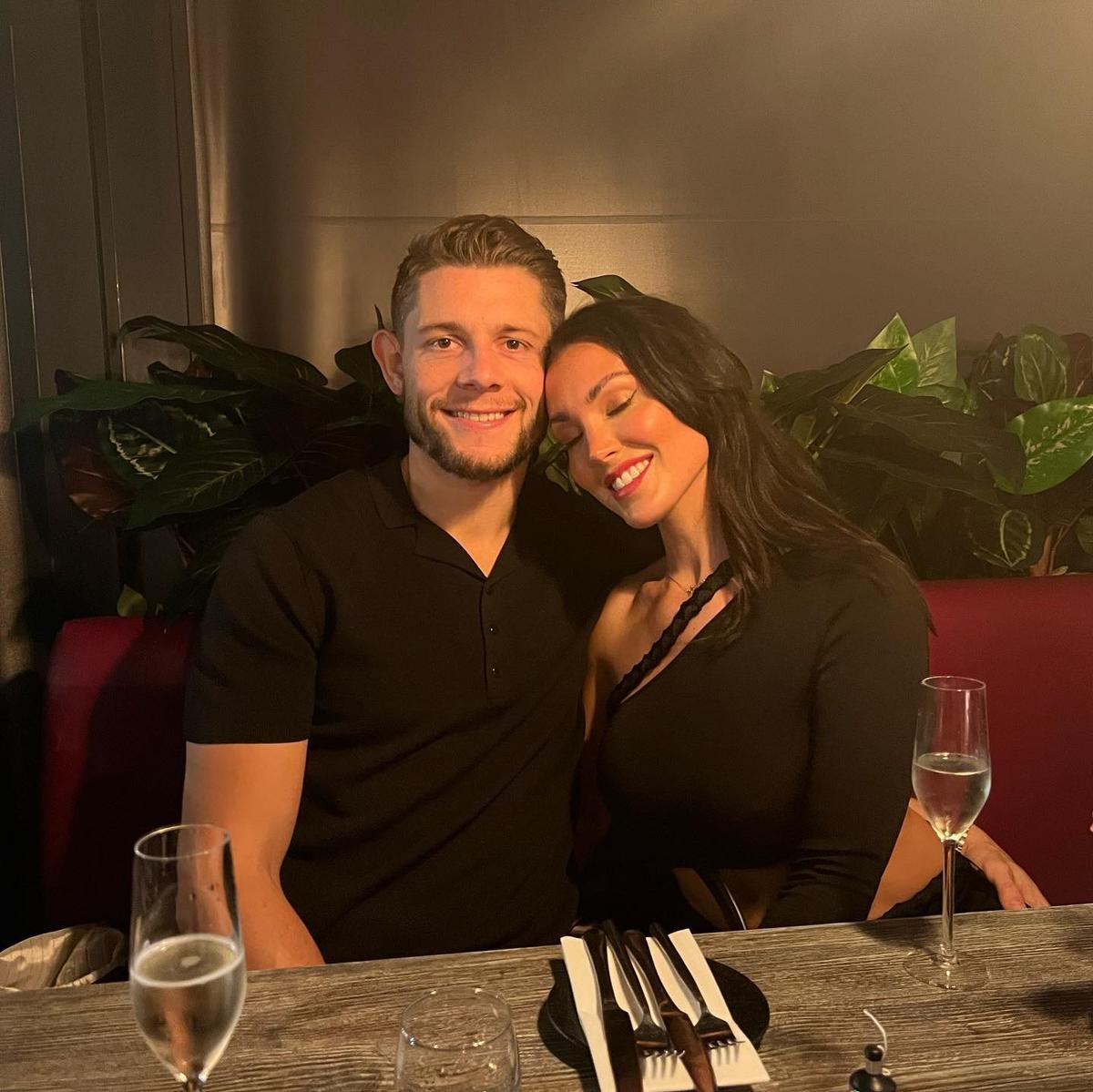 James și Samantha Tarkowski