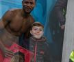 Siyabonga Ngezana, surprins de un copil după FCSB - U Cluj! Cadoul a ajuns în brațele partenerei