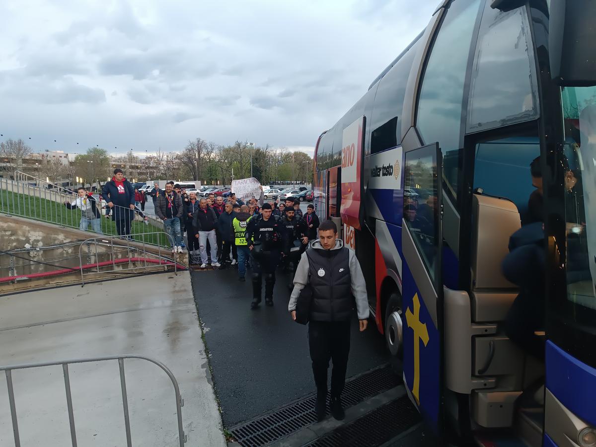 Ce urmărea MM Stoica pe tabletă, înainte de FCSB - U Cluj » Imaginile surprinse de reporterii GSP