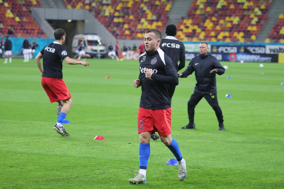 Imagini de la încălzire, înainte de FCSB - U Cluj / foto: Ionuț Iordache (GSP)