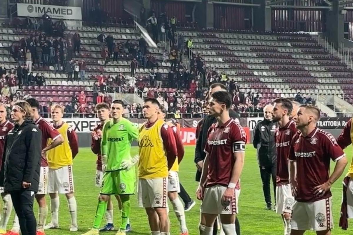 Scandal-monstru în Giulești, după Rapid - U Cluj » Jucătorii au fost înjurați de fani și loviți cu bățul de la tobă!