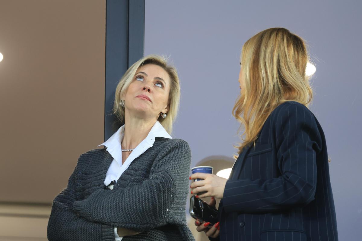 Cum au fost surprinși Dan și Diana Șucu cu câteva minute înainte de Rapid - U Cluj