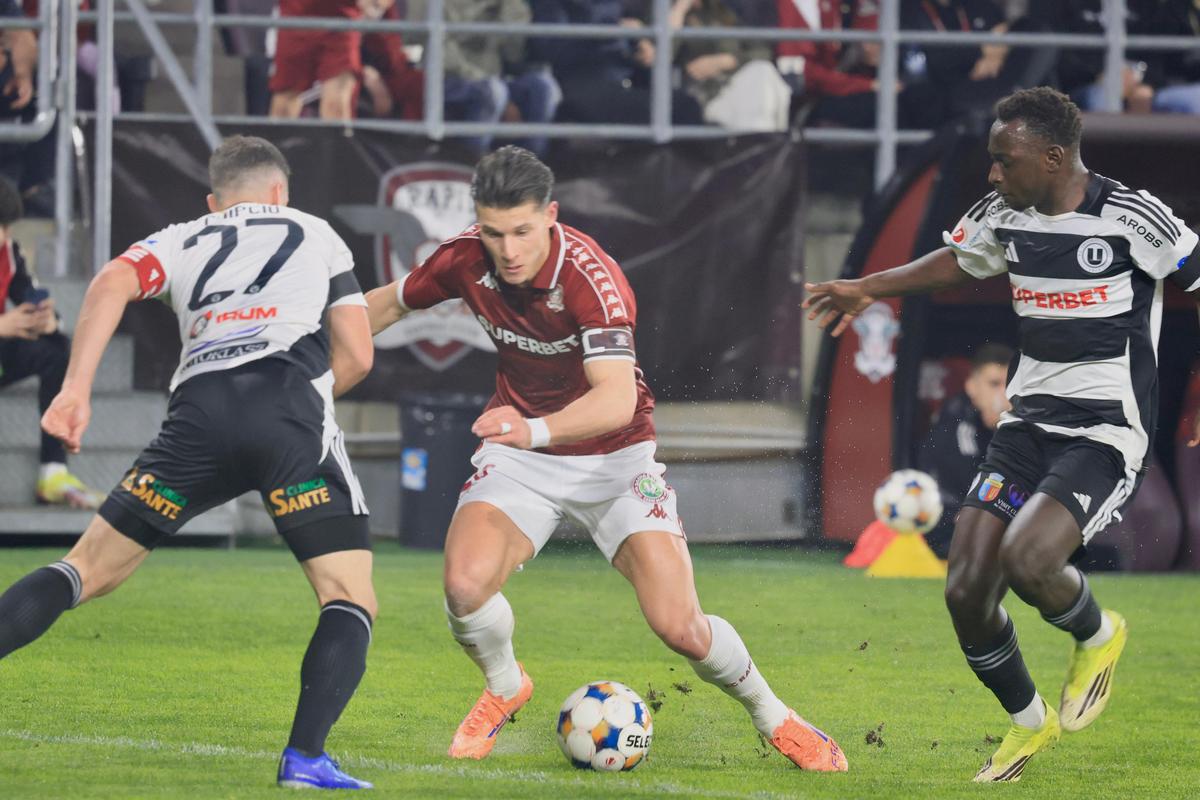 Rapid - U Cluj, imagini de pe teren și din loji