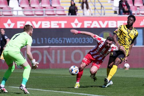 Spectacol total în UTA Arad - Metaloglobus, cu șase goluri » Avem un nou lider în play-out! // foto: sportpictures.eu