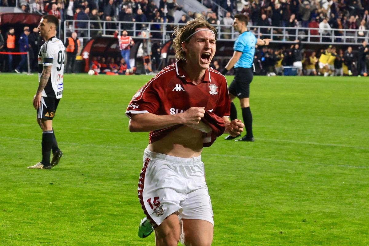 Rapid - U Cluj, imagini de pe teren și din loji