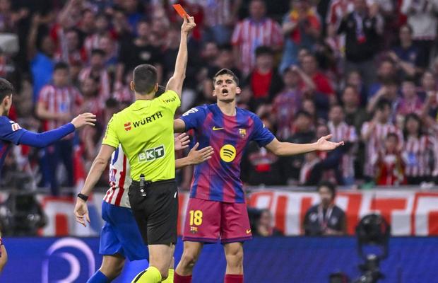 Federația a publicat dialogul din camera VAR după faza controversată din Atletico - Barcelona: „Îi dau galben, bine?”