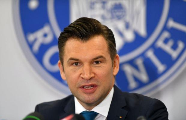 Fotbaliștii din Liga 1 intră de azi în izolare totală » Ionuț Stroe, ministrul Sportului: „Iată ce trebuie să facă un club pentru a reveni la antrenamente”