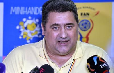 Scene desprinse din schițele lui Caragiale la ședințele Consiliului de Administrație din handbal: „Noi votăm ceva, pe site apare altceva!”