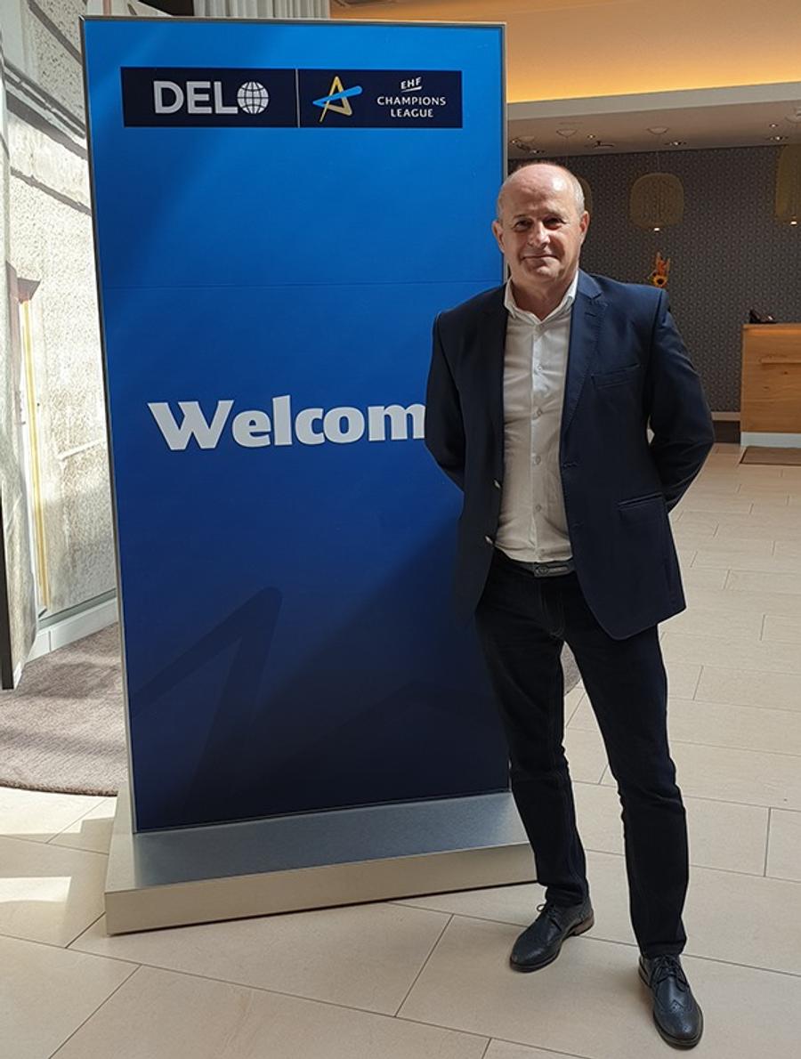 Florin Verigeanu, președinte SCM Rm. Vâlcea Florin Verigeanu, președintele SCM Rm. Vâlcea: „FRH umilește celelalte echipe pentru a mulțumi CSM București!”
