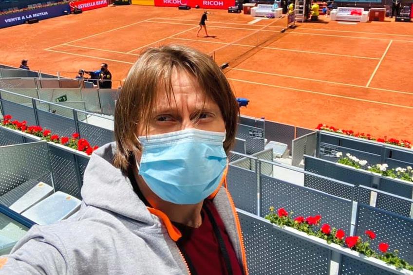 Actorul Marius Manole, prezent la meciul Simona Halep - Elise Mertens. Sursă foto: facebook.com/marius.manole