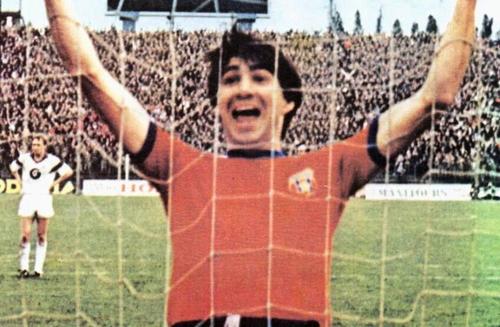 Victor Pițurcă a jucat pentru Steaua în perioada 1983-1989, marcând 137 de goluri în 174 de meciuri