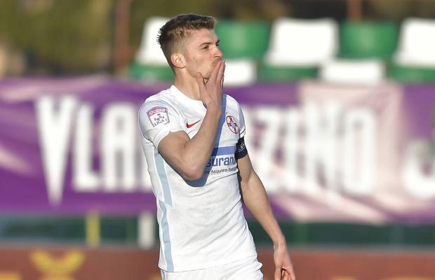 „E momentul ca Tănase să plece!” » FCSB are înlocuitor: „Un fotbalist de națională, încântător”