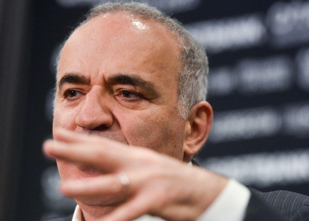 Război în Ucraina, ziua 71 » Kasparov spune ce mare lider al Europei ar fi fost mână în mână cu Vladimir Putin: „Are responsabilitate directă pentru agresivitatea lui!”