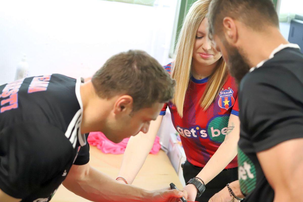 Studenta-ultras care salvează vieți » Rebeca, tânăra care a sărit din Peluza Sud pentru a-i acorda primul ajutor fotbalistului prăbușit în Ghencea