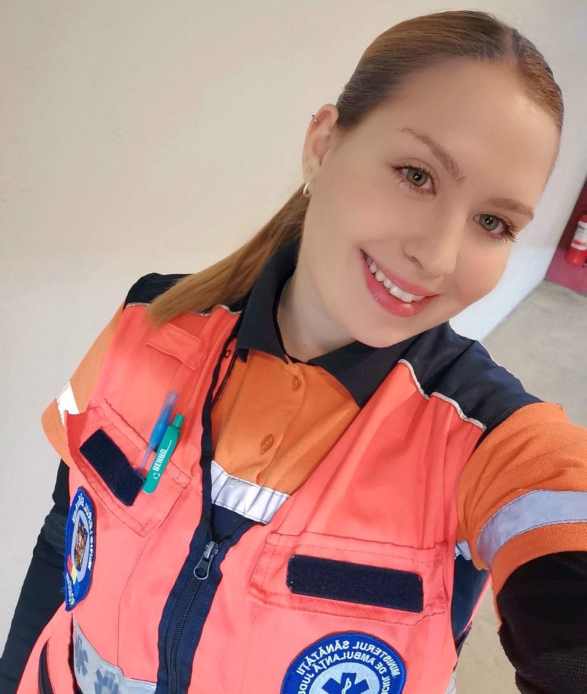 Studenta-ultras care salvează vieți » Rebeca, tânăra care a sărit din Peluza Sud pentru a-i acorda primul ajutor fotbalistului prăbușit în Ghencea