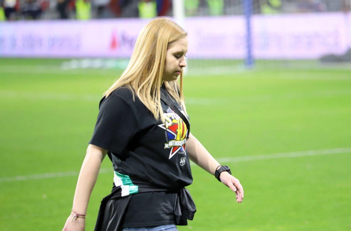 Studenta-ultras care salvează vieți » Rebeca, tânăra care a sărit din Peluza Sud pentru a-i acorda primul ajutor fotbalistului prăbușit în Ghencea